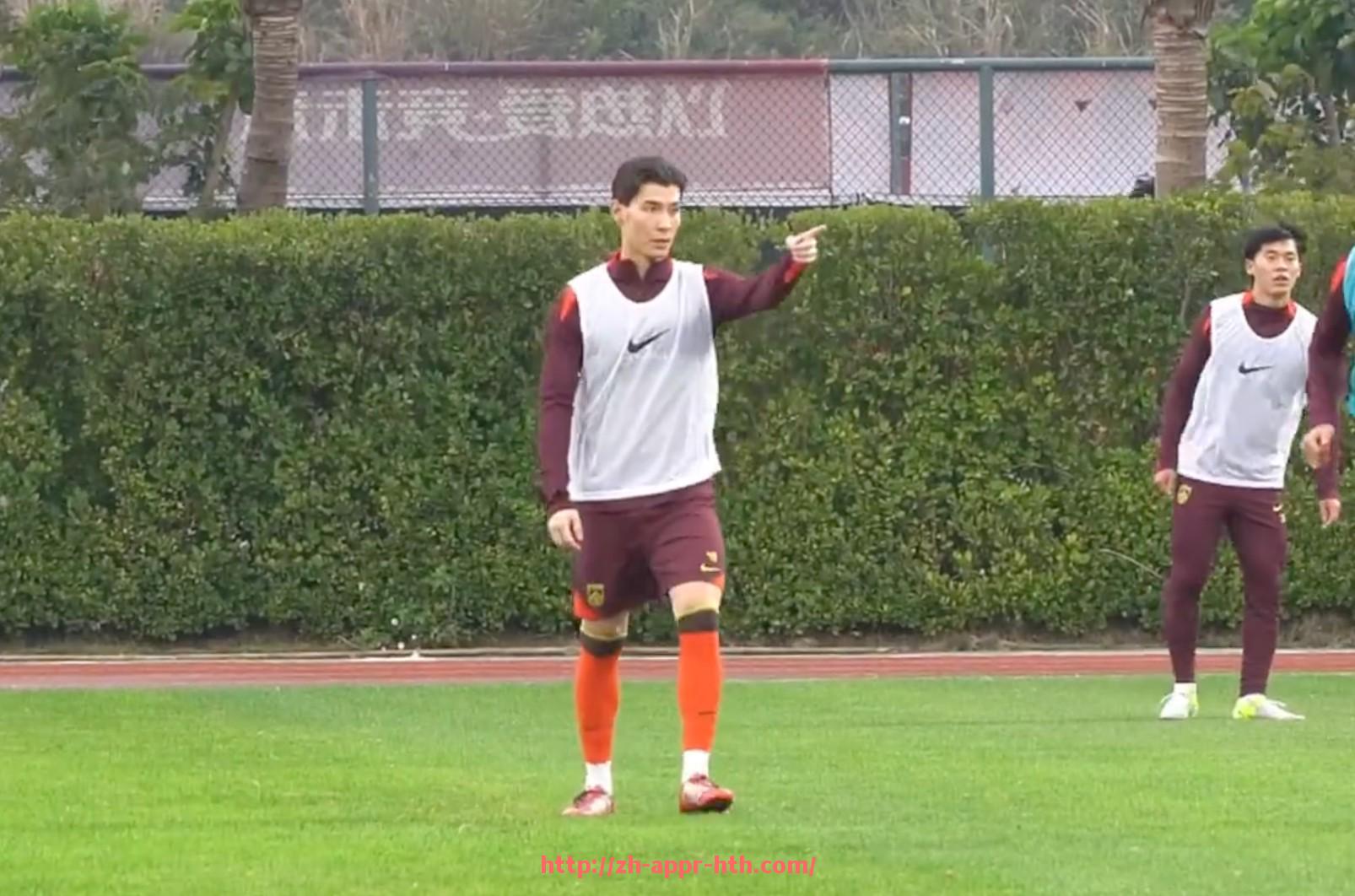 华体会hth官方网站下载-西甲联赛球员转会与赛季表现回顾